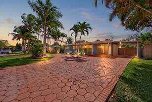 624 NW 28th Ct in Wilton Manors, FL - Building Photo