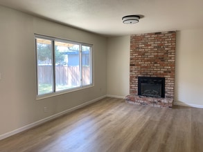 3007 Lillard Dr in Davis, CA - Building Photo - Building Photo