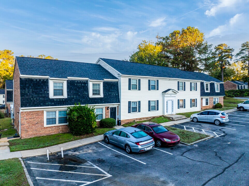 Retreat at Broad River in Columbia, SC - Building Photo