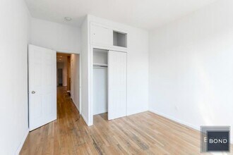 68 E 1st St in New York, NY - Building Photo - Building Photo