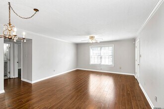 1701 Lobdell Ave in Baton Rouge, LA - Foto de edificio - Building Photo