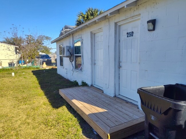 250 Springfield Ave in Panama City, FL - Building Photo - Building Photo