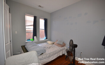 191 Boylston St, Unit 2 in Boston, MA - Building Photo - Building Photo