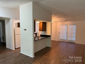 11602 Green Willow Ln in Charlotte, NC - Building Photo - Building Photo