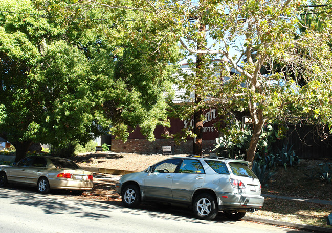 139 W J St in Benicia, CA - Foto de edificio - Building Photo