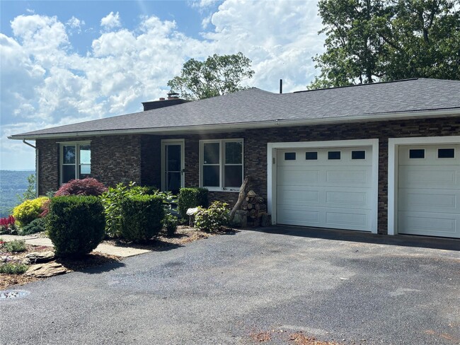 39 Mennella Rd in Poughquag, NY - Building Photo - Building Photo