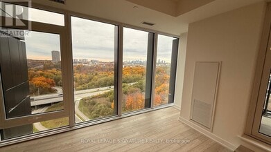 1 Quarrington Ln in North York, ON - Building Photo - Building Photo
