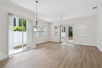 2704 E Central Blvd in Orlando, FL - Foto de edificio - Building Photo