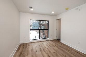 228-232 Welch Ave in Ames, IA - Building Photo - Interior Photo