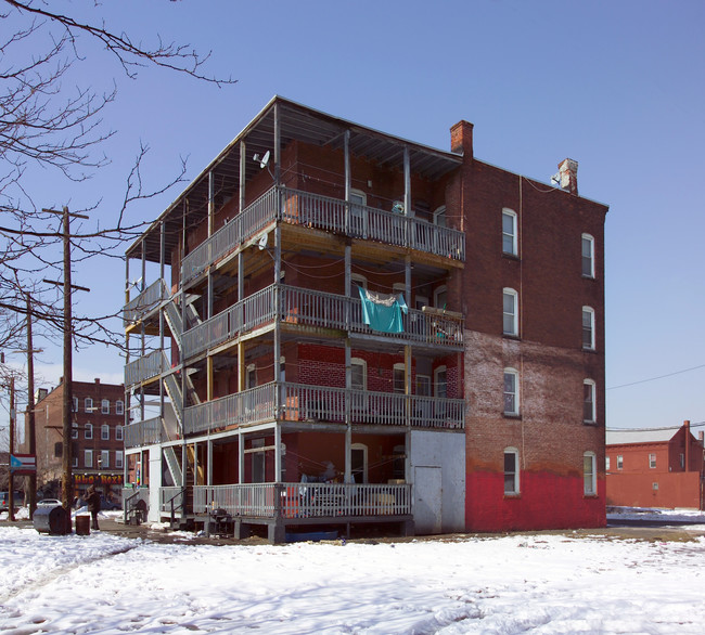 10 Spring St in Holyoke, MA - Building Photo - Building Photo