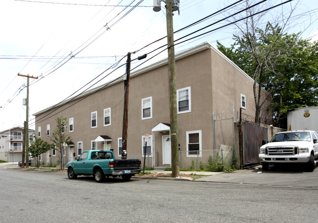 660 South Park St in Elizabeth, NJ - Building Photo - Building Photo