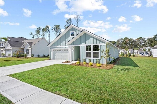 469 Monterey Lp in Richmond Hill, GA - Building Photo - Building Photo