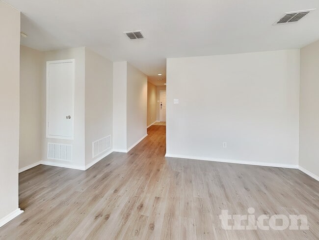 1412 Castle Ridge Rd in Fort Worth, TX - Building Photo - Building Photo