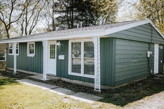 1506 Crestview Dr in Danville, IL - Building Photo - Building Photo