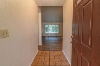 9717 Treetop Dr in Stockton, CA - Building Photo - Building Photo