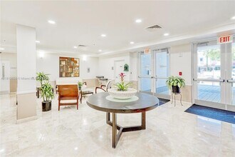 900 SW 8th St, Unit 508 in Miami, FL - Building Photo - Building Photo