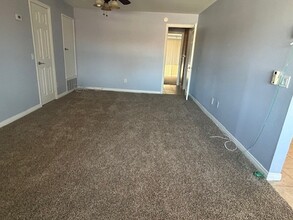 1554 Border Ave, Unit H in Corona, CA - Building Photo - Building Photo