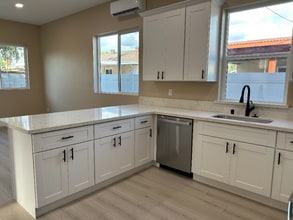 201 S Mockingbird Ln in West Covina, CA - Building Photo - Building Photo