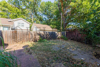 1406 Woodrow Ave in Wichita, KS - Foto de edificio - Building Photo