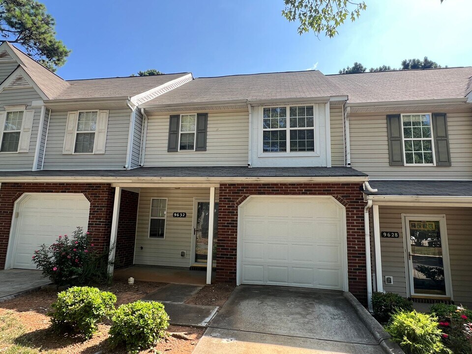 9632 Terrier Way in Charlotte, NC - Building Photo