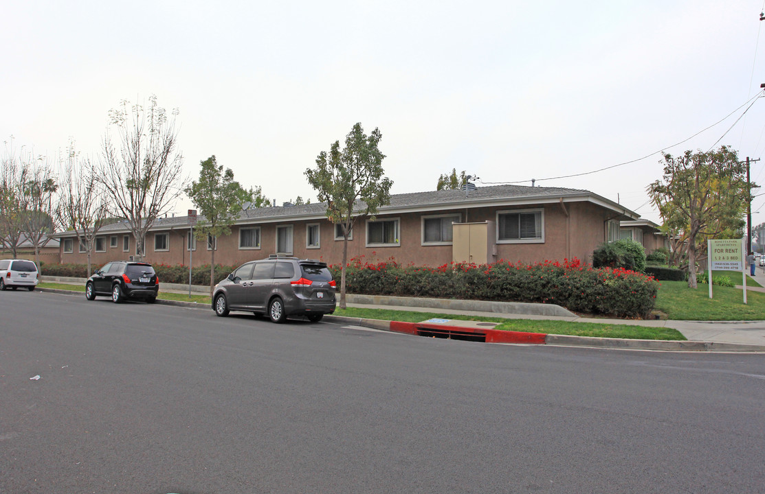 El Presidio in Paramount, CA - Building Photo