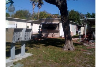 Rahn's Mobile Home Park in St. Petersburg, FL - Building Photo - Building Photo