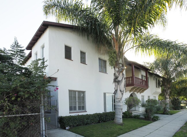 252 E 4th St in Pomona, CA - Foto de edificio - Building Photo