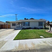 117 Cypress St in Vacaville, CA - Building Photo - Building Photo