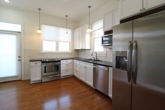 526 Troost Ave in Kansas City, MO - Foto de edificio - Building Photo