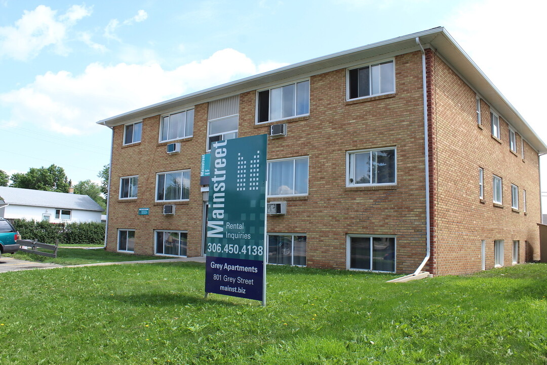 Grey Apartments in Regina, SK - Building Photo