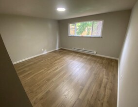 14330 Stone Ave N in Seattle, WA - Building Photo - Building Photo