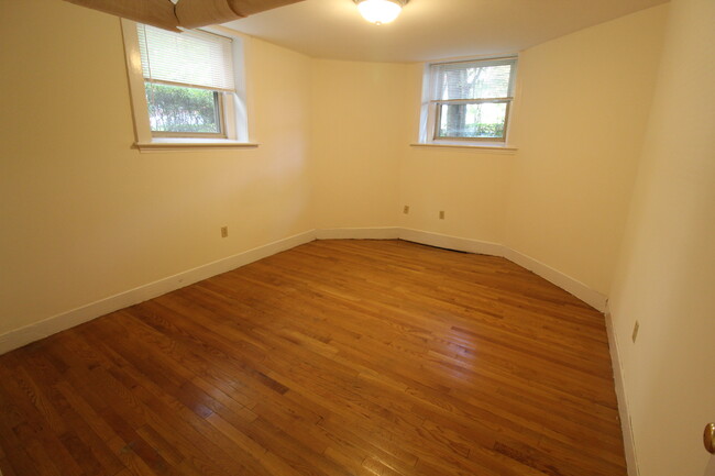 89 Trowbridge St, Unit 1 in Cambridge, MA - Building Photo - Building Photo