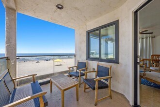 3687 Ocean Front Walk in San Diego, CA - Building Photo - Building Photo
