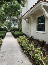2917 Cascada Isle Way in Hollywood, FL - Building Photo - Building Photo