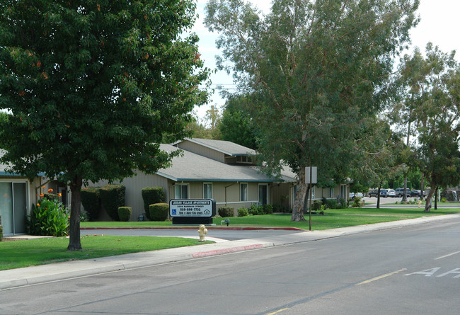 Leebar Village in Selma, CA - Building Photo - Building Photo