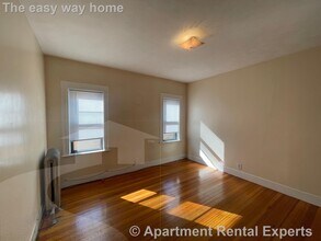 18 Fenwick St in Somerville, MA - Building Photo - Building Photo