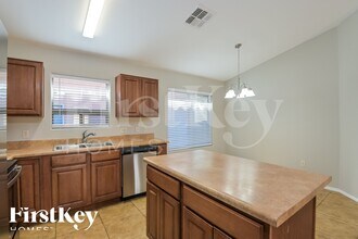 8388 S Gupta Dr in Tucson, AZ - Foto de edificio - Building Photo