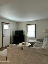 14 Vanderbilt Ave in Saratoga Springs, NY - Building Photo - Building Photo