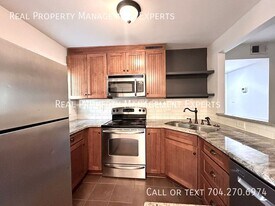 4921 Park Rd in Charlotte, NC - Building Photo