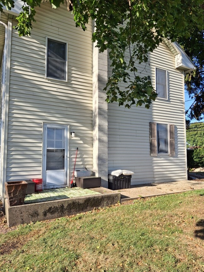 237 Hanshue Rd, Unit A in Hummelstown, PA - Building Photo - Building Photo