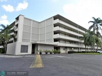 4650 Washington St in Hollywood, FL - Foto de edificio - Building Photo