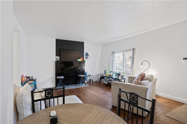 842 Chislett St in Pittsburgh, PA - Building Photo - Building Photo