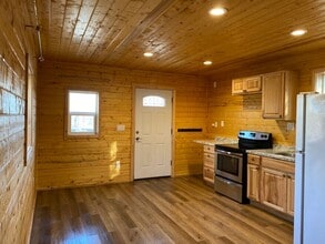 1070 S Randall Rd, Unit #4 in Wasilla, AK - Building Photo - Building Photo