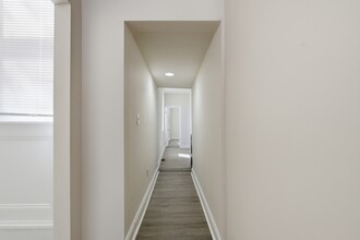 910 N Arlington Ave in Baltimore, MD - Foto de edificio - Building Photo