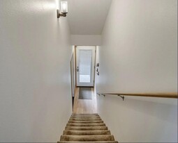 337 N Ivy St in Portland, OR - Building Photo