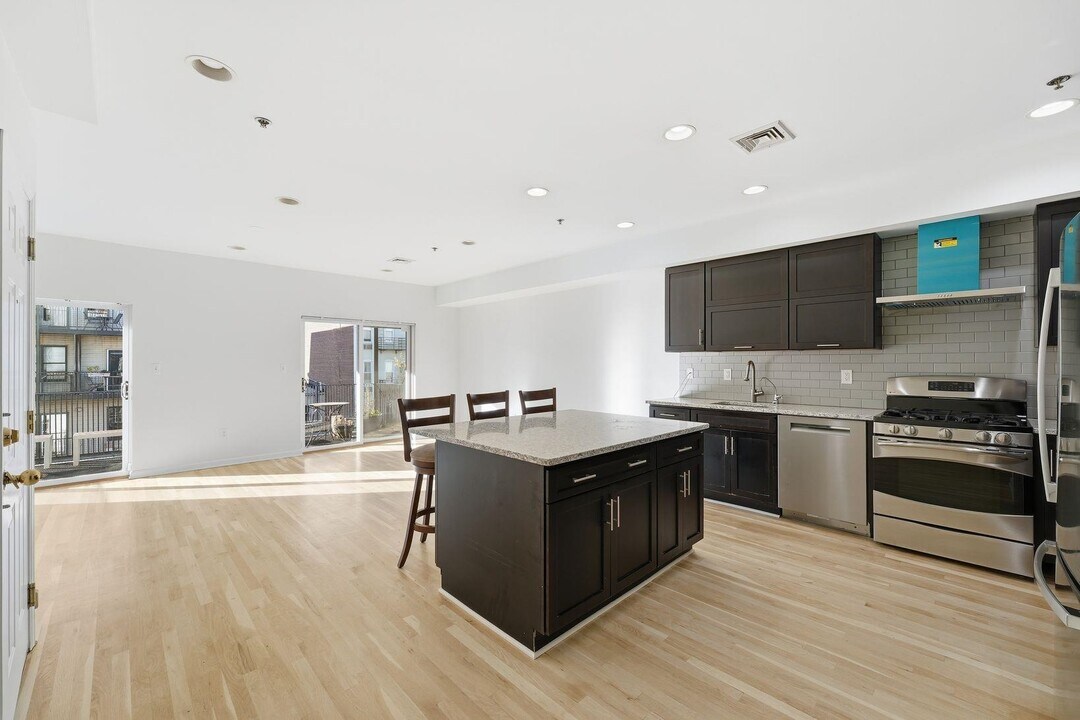 86 Clinton St in Hoboken, NJ - Building Photo