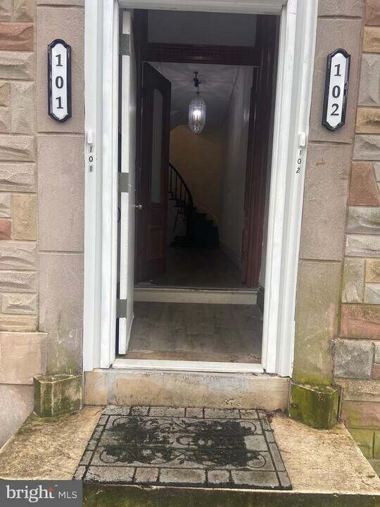 1833 W Lexington St Photo