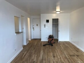 87-20-87175 175th St in Queens, NY - Building Photo - Building Photo