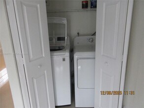 550 SW 115th Ave in Miami, FL - Foto de edificio - Building Photo