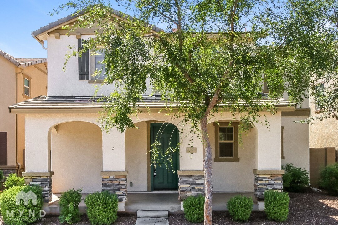 4079 E Devon Dr in Gilbert, AZ - Building Photo